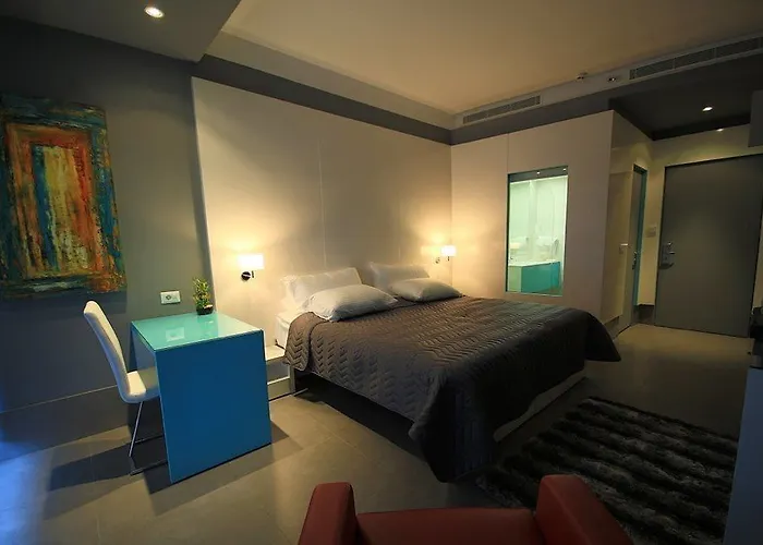 Hotel Unit For Living