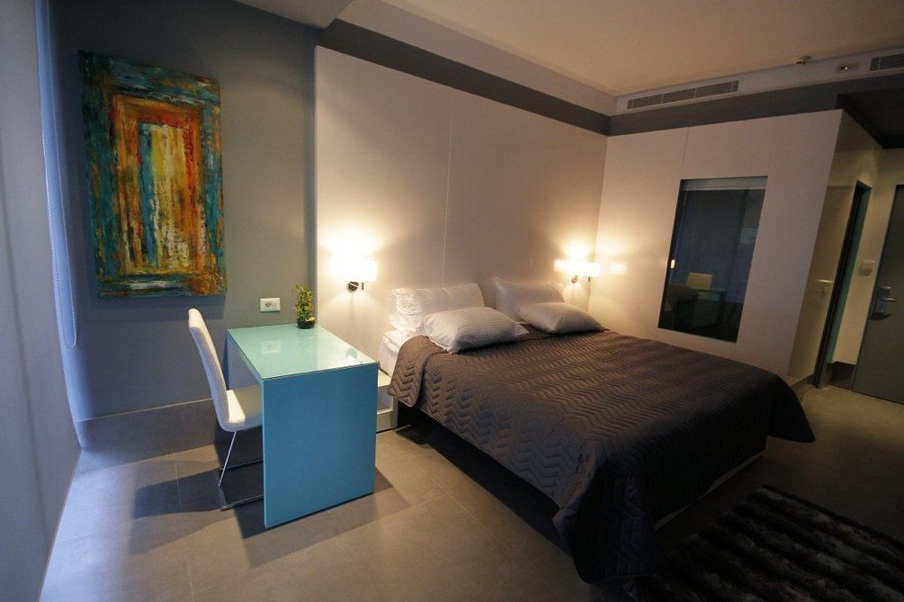 Hotel Unit For Living